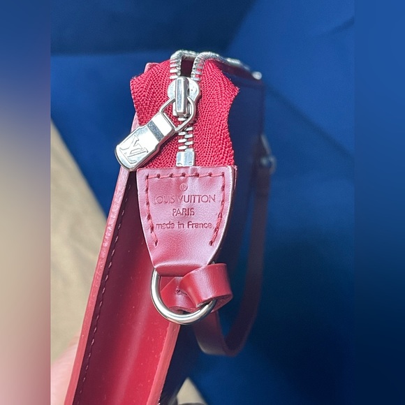 Louis Vuitton EPI red pochette - Picture 14 of 16